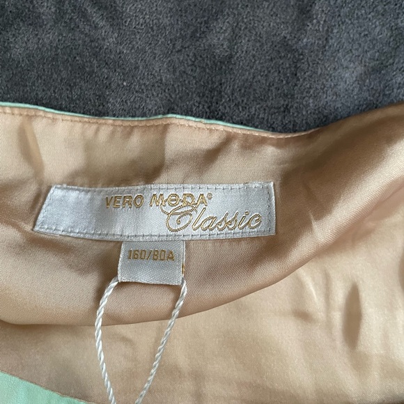 Vero fashion Classic women’s blouse black, carmelite and green size S - Picture 8 of 9